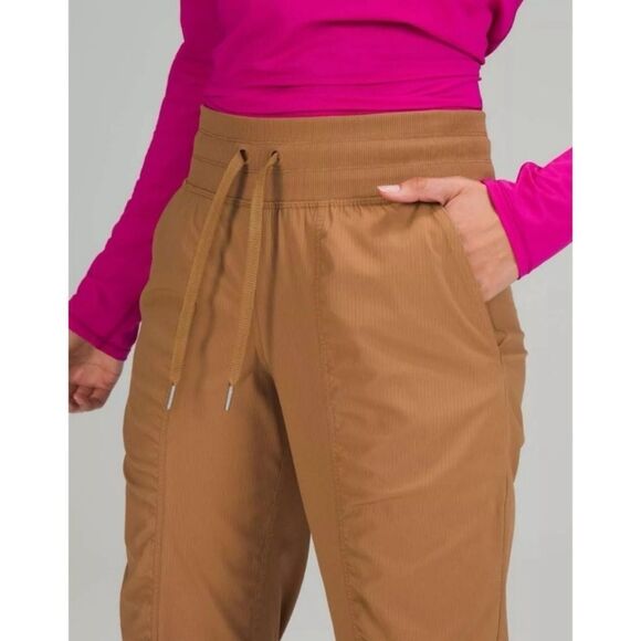 Lululemon Dance Studio Mid-Rise Jogger
Full Length in Kaki Size 8 - Picture 3 of 6